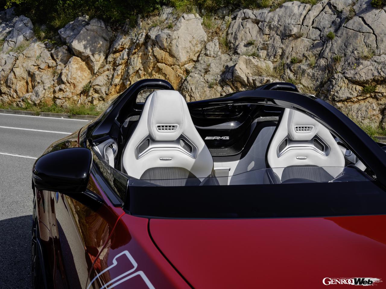 フルオープンバルケッタ「メルセデス AMG ピュアスピード」のコクピット。