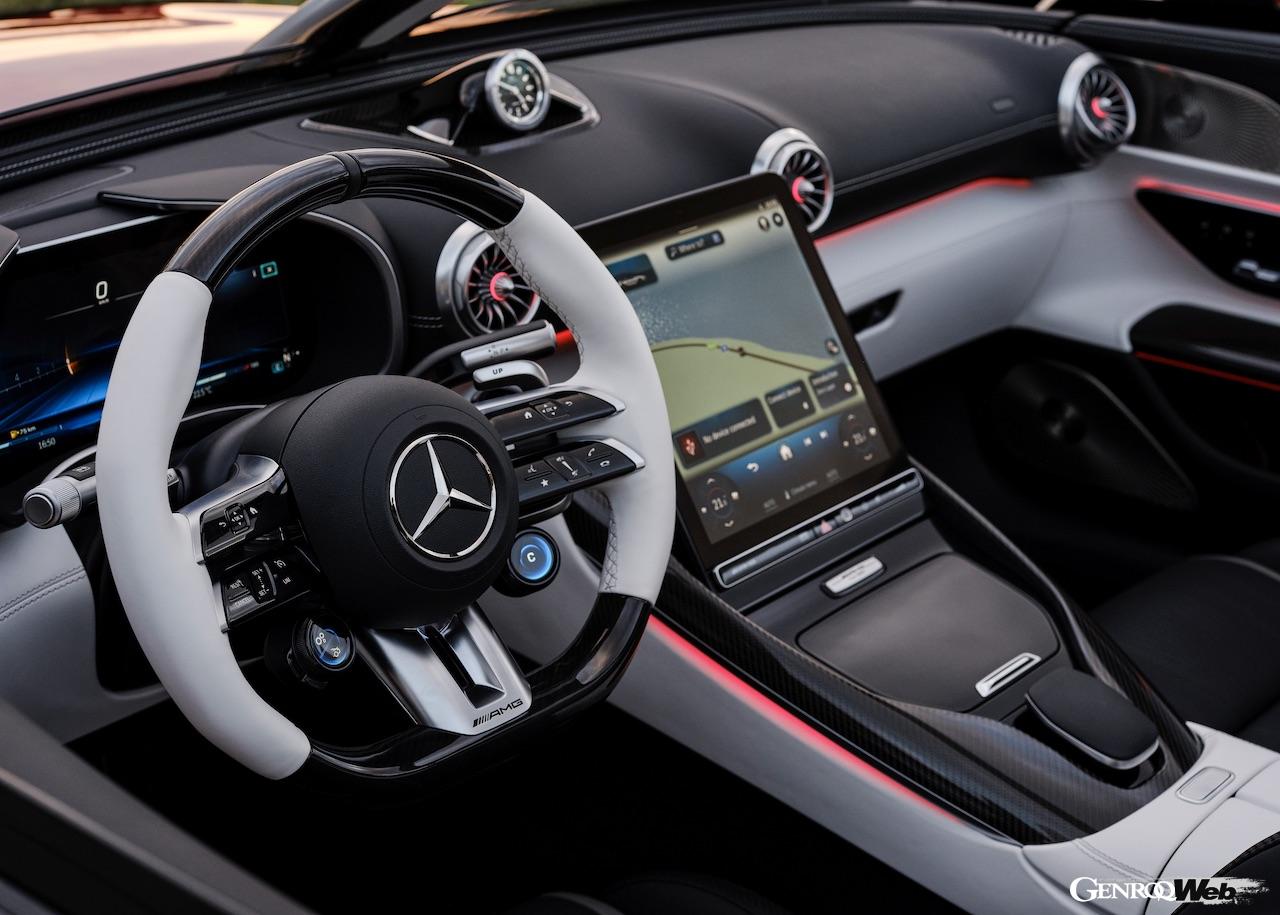 フルオープンバルケッタ「メルセデス AMG ピュアスピード」のコクピット。