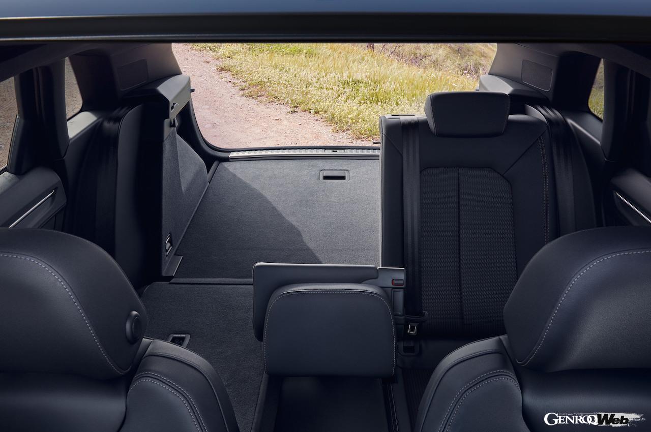 アップデートが実施された「アウディ Q3」のラゲッジスペース。