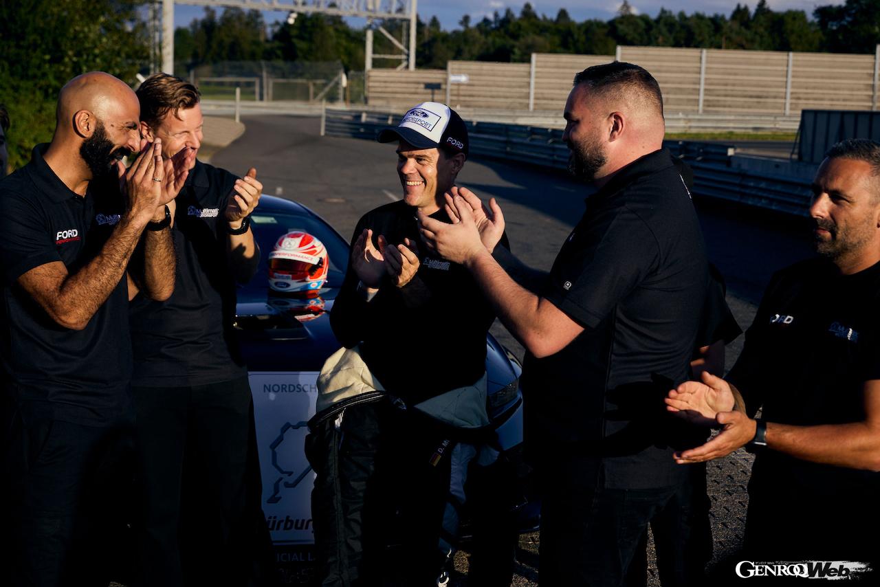 7分というターゲットタイムを切るべく、ニュルブルクリンク・ノルドシュライフェへと挑んだ、フォード、フォード・パフォーマンス、マルチマティックのスタッフたち。