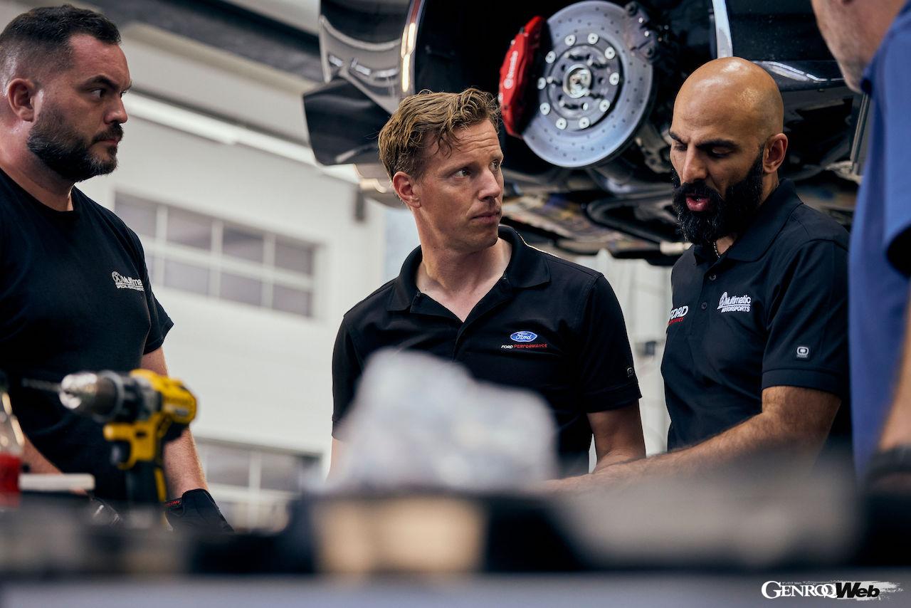 7分というターゲットタイムを切るべく、ニュルブルクリンク・ノルドシュライフェへと挑んだ、フォード、フォード・パフォーマンス、マルチマティックのスタッフたち。