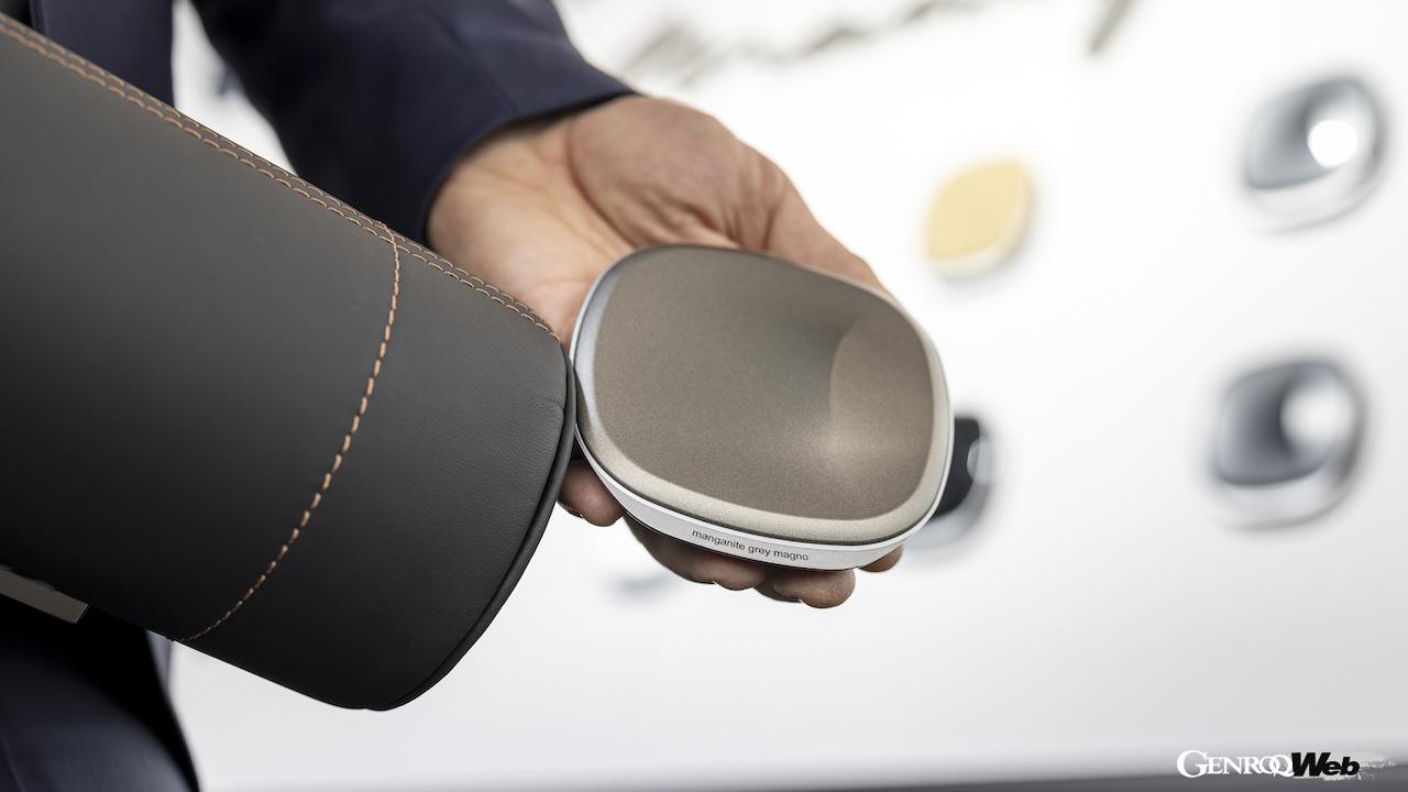 ドイツ・ジンデルフィンゲン工場では、多くのスペシャリストが最高レベルの技術を駆使し、高品質製品を提供する。