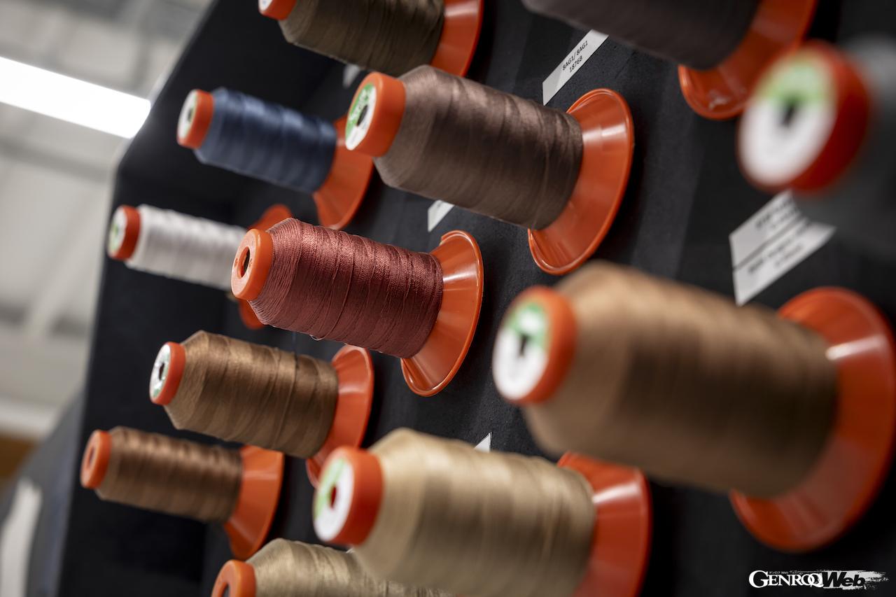 ドイツ・ジンデルフィンゲン工場における、マヌファクトゥアーのテキスタイル縫製工程。