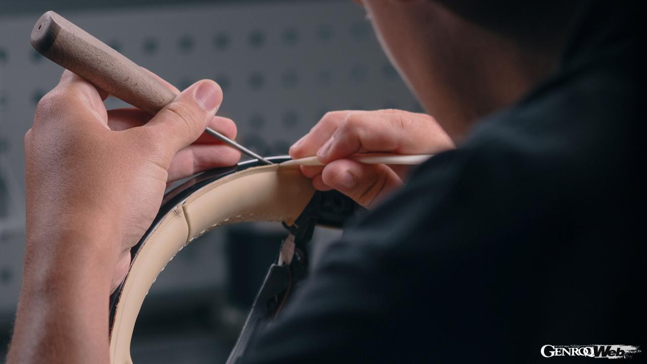 ドイツ・ジンデルフィンゲン工場における、マヌファクトゥアーのレザー製造工程。