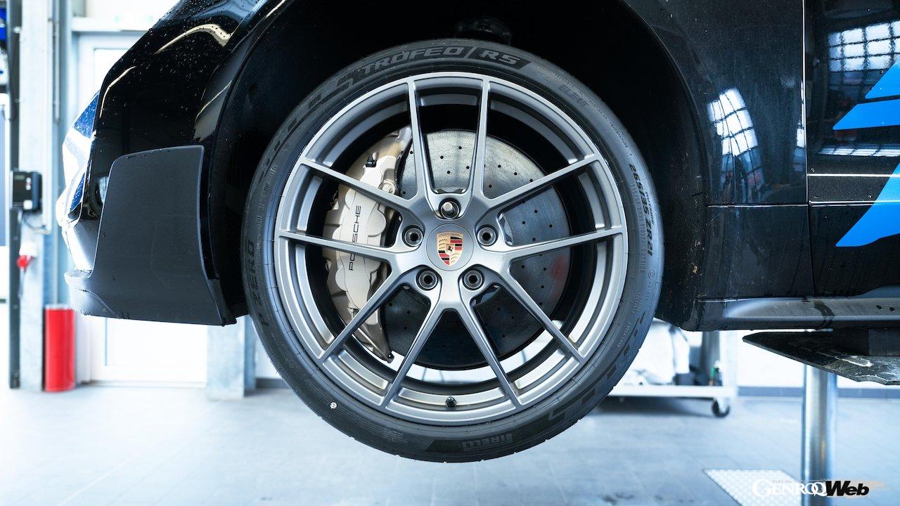 ポルシェ タイカン ターボ GT ヴァイザッハ・パッケージ用に専用開発された、ピレリ「P Zero Trofeo RS」。