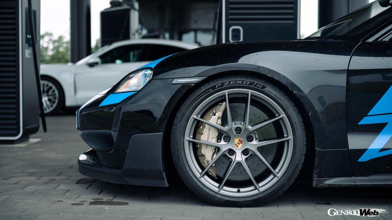 ポルシェ タイカン ターボ GT ヴァイザッハ・パッケージ用に専用開発された、ピレリ「P Zero Trofeo RS」。