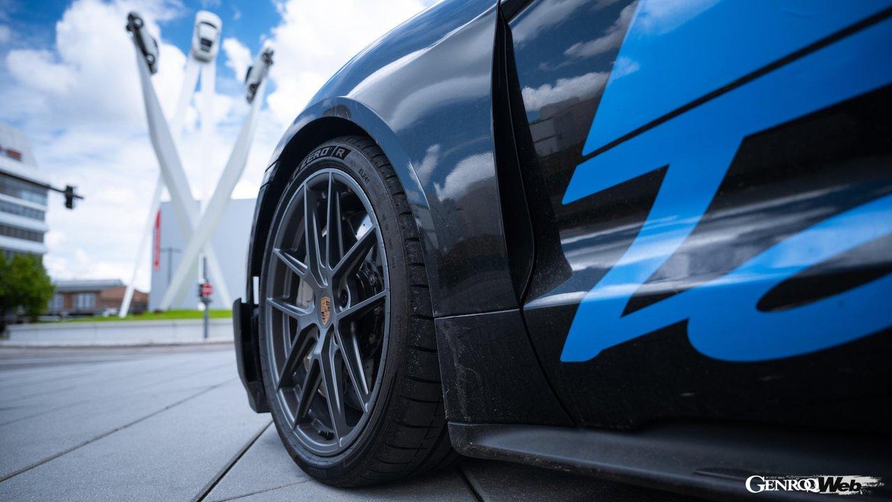 ポルシェ タイカン ターボ GT ヴァイザッハ・パッケージ用に専用開発された、ピレリ「P Zero Trofeo RS」。