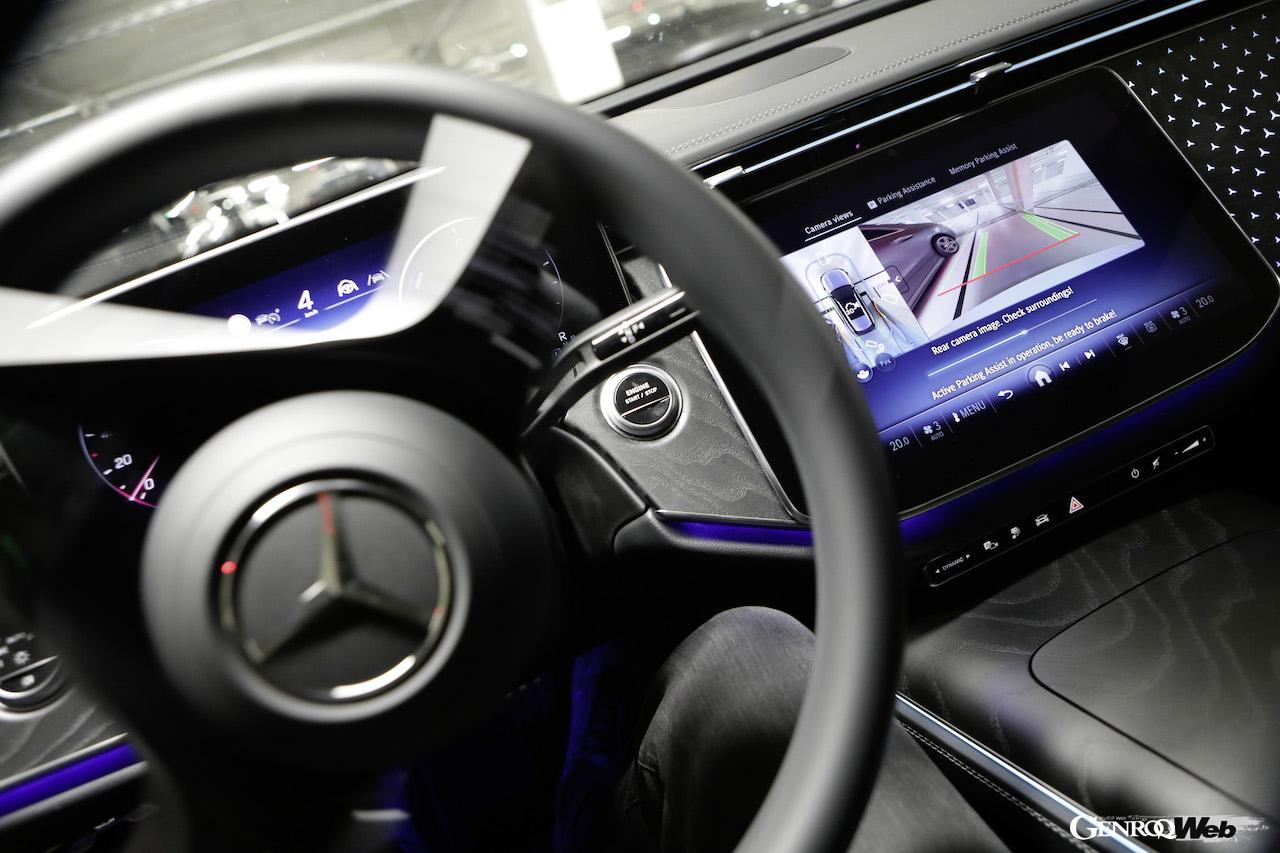 従来の2倍のスピードで自動駐車が可能になった「アクティブパーキングアシスト ウィズ PARKTRONIC」。