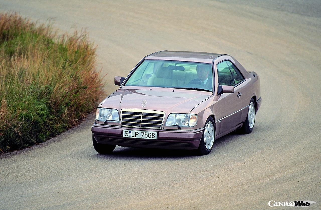 2025年からドイツにおいて「Hナンバー」対象車両となる、メルセデス・ベンツの「W124型Eクラス クーペ」。
