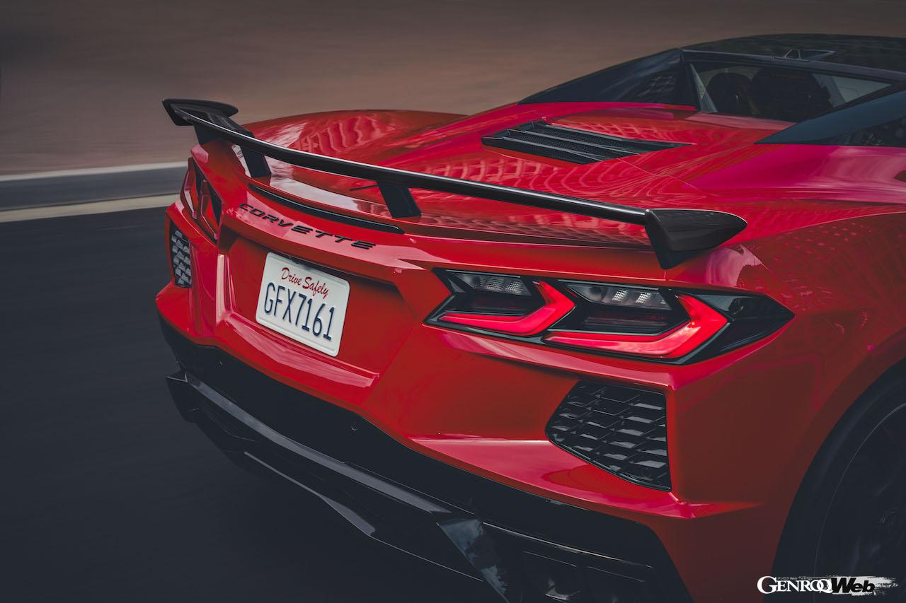 貴重なアメリカンスポーツとして高い人気を集めているシボレー コルベット。2025年モデルは新デザインのリヤスポイラーの導入など、内外装をアップデート。新たな価格で日本に導入される。