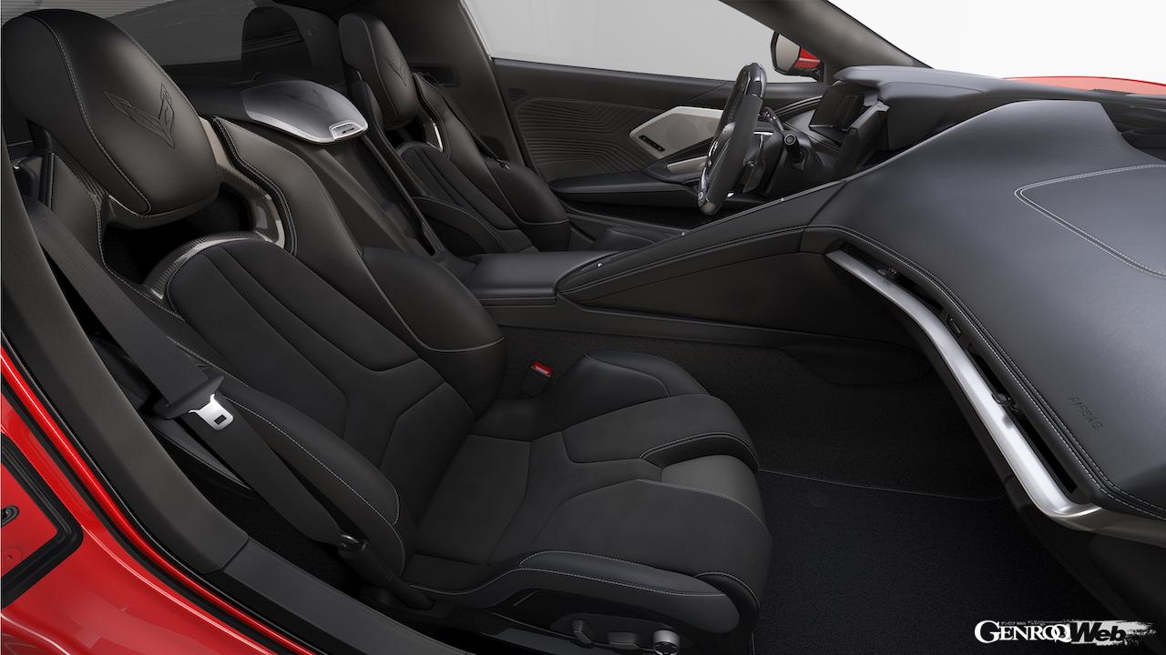 「シボレー コルベット Z06」2025年モデルのコクピット。