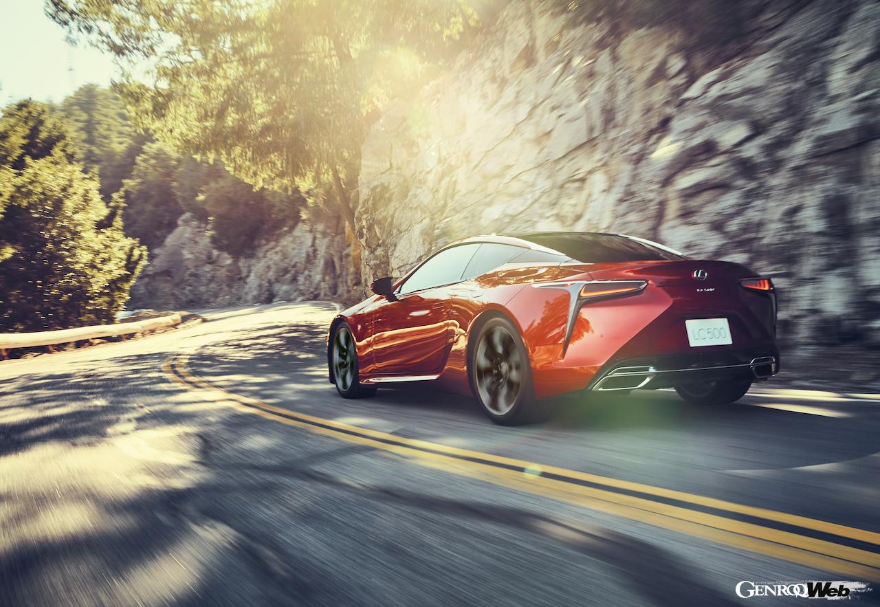 レクサスは、ラグジュアリークーペ＆コンバーチブル「LC」に一部改良を実施し、全国のレクサス店を通じて2025年1月6日から発売を開始する。