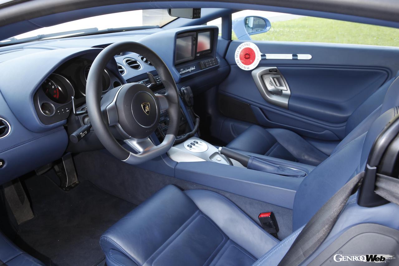 2004年の「ガヤルド 510-4」をベースとする初代ポリスカーに続き、合計3台のガヤルドがイタリア全土で活躍している。