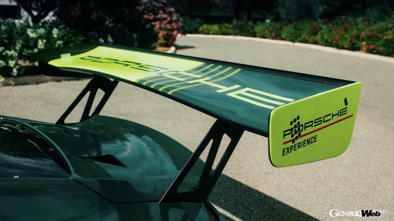 ポルシェが展開するドライビングスクール「ポルシェ・トラック・エクスペリエンス」。50周年を迎え、フランスのポール・リカールを舞台に、多くの参加者を集めて開催された。