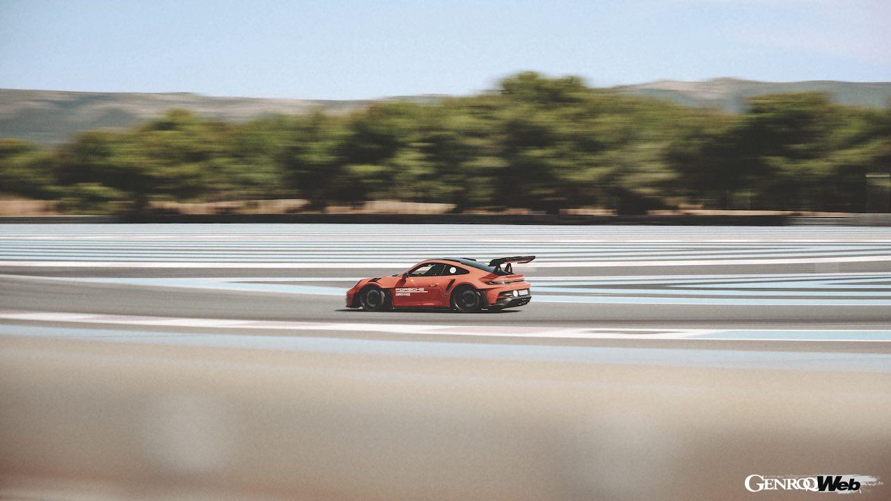 ポルシェが展開するドライビングスクール「ポルシェ・トラック・エクスペリエンス」。50周年を迎え、フランスのポール・リカールを舞台に、多くの参加者を集めて開催された。