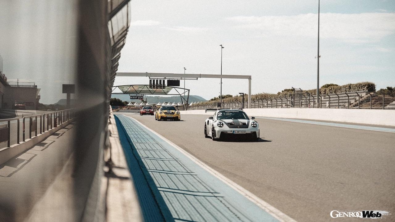 ポルシェが展開するドライビングスクール「ポルシェ・トラック・エクスペリエンス」。50周年を迎え、フランスのポール・リカールを舞台に、多くの参加者を集めて開催された。