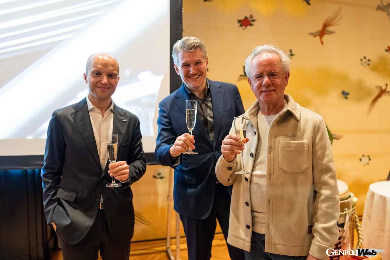 来日を果たしたオラチオ・パガーニ（右）、ゼネラルマネジャーのハネス・ザノン（中央）、アジア・パシフィック・マネージングディレクターのアルベルト・ジョバネッリ（左）。