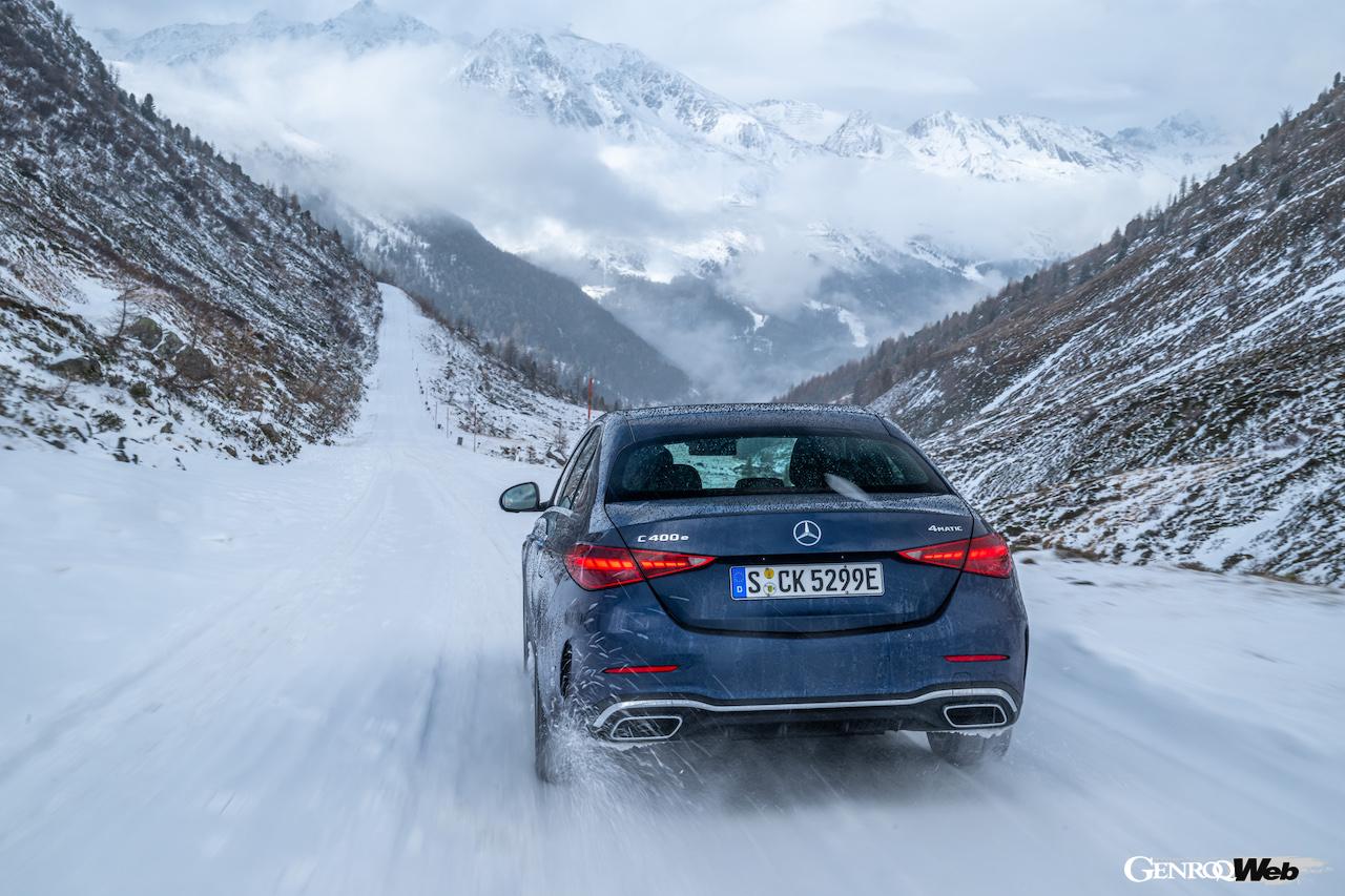 オーストリアのエッツタールの雪上イベントに集められた、メルセデス・ベンツの「4MATIC」搭載モデル。