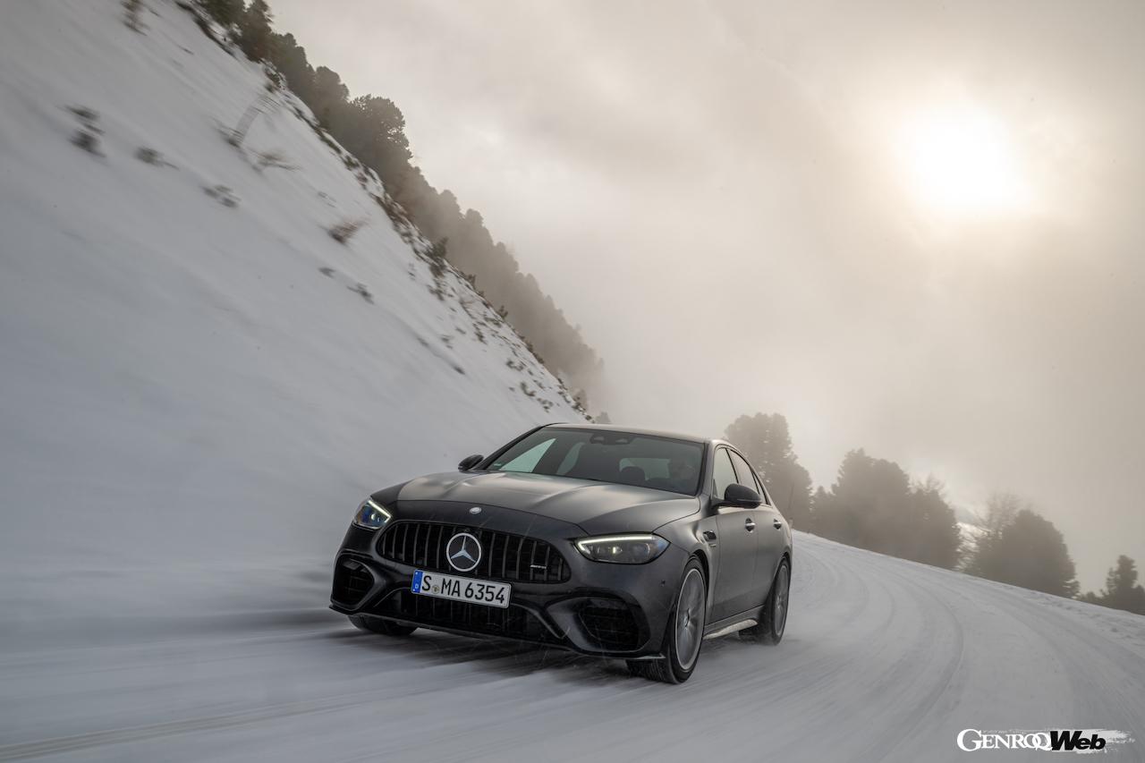 オーストリアのエッツタールの雪上イベントに集められた、メルセデス・ベンツの「4MATIC」搭載モデル。