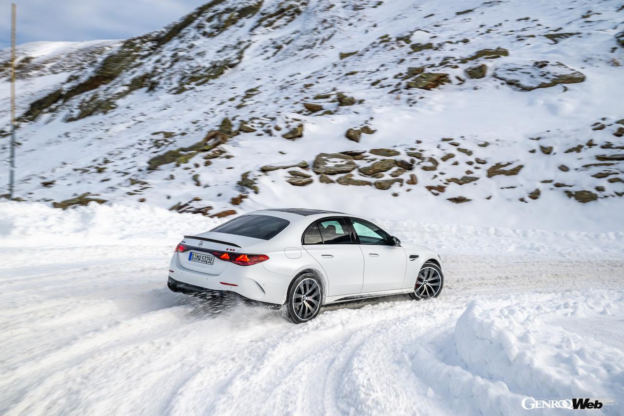 オーストリアのエッツタールの雪上イベントに集められた、メルセデス・ベンツの「4MATIC」搭載モデル。