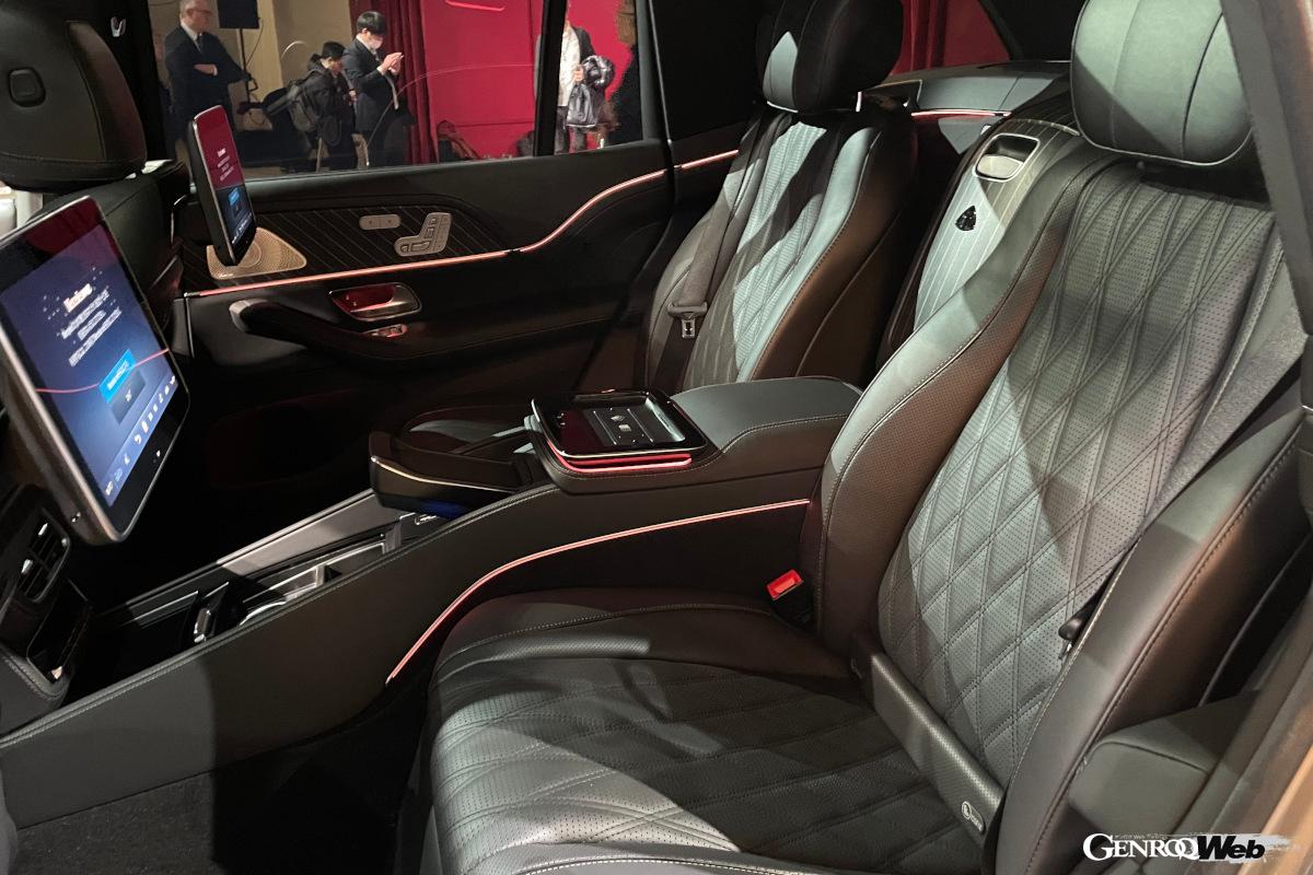 今回の特別仕様車のベースとなった、メルセデス・マイバッハ GLSは、7名がゆったりとくつろげるスペースを持つ「GLS」をベースに、2列シート化した究極のラグジュアリーSUVとなる。