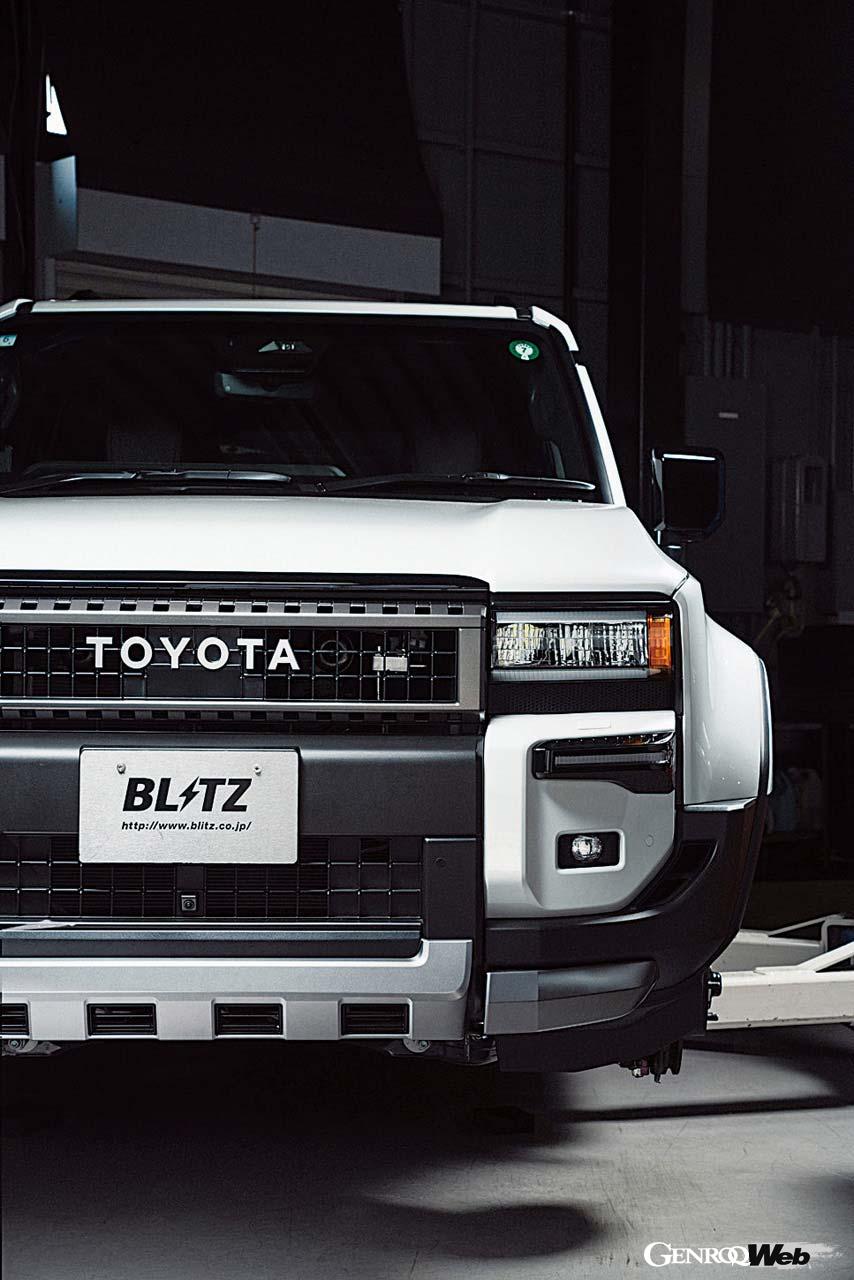 ランクル250用2.7リッター直列4気筒（2TR-FE型）にオントップするコンプレッサーシステム（スーパーチャージャーキット）を開発している最中だった。ルーツ式スーパーチャージャーを使用しながら、専用フューエルコントローラーによりECUリセッティングは不要。純正エアクリーナボックスを使用するので、どんな気候でも安定して性能を引き出す。