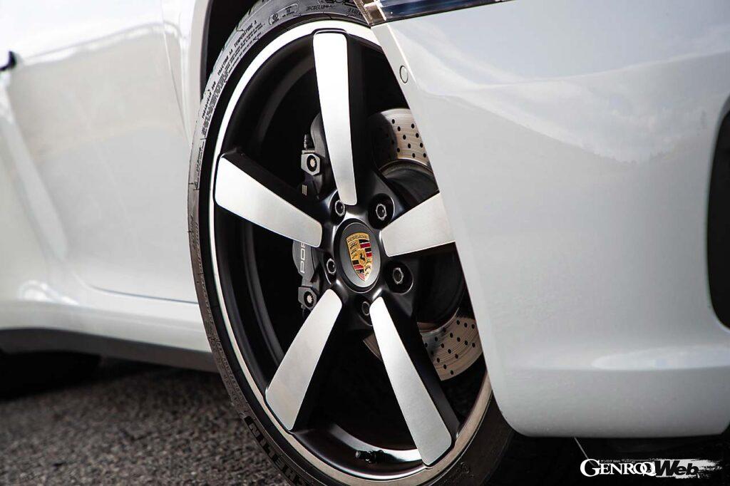 往年のフックスホイールをイメージしたエクスクルーシブ・デザインホイールはオプション。