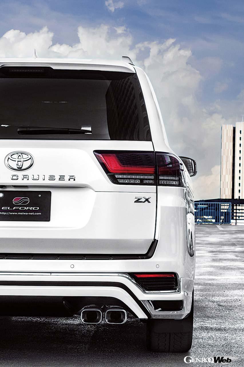 ステンレス製マフラーは標準バンパー車用とモデリスタ・リアスカート装着車用とがある。好みに合わせてオーバルタイプを選ぶこともできる。モデリスタ・リアスカート装着車には開口部のカットが必要だが、マフラーガーニッシュがあることで一体感が損なわれない。今回はLXのグレーメタリックカラーに塗装して、全体的な調和をより高めたそう。