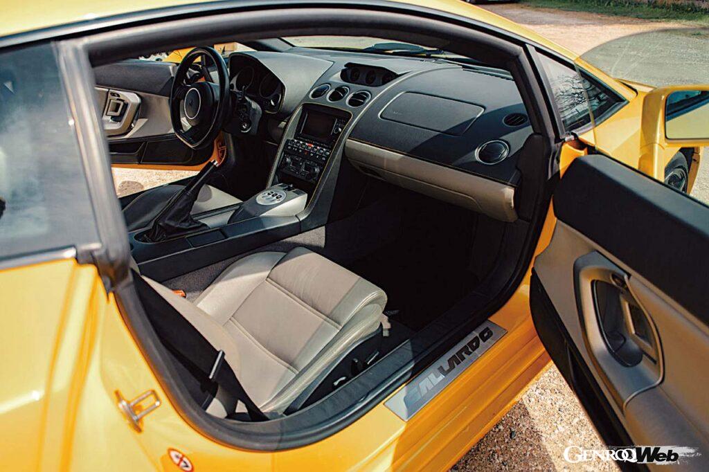 さすがにインパネはふた世代前のモデルといった感じだ。eギアはガヤルドに最初に導入されたテクノロジーだ。