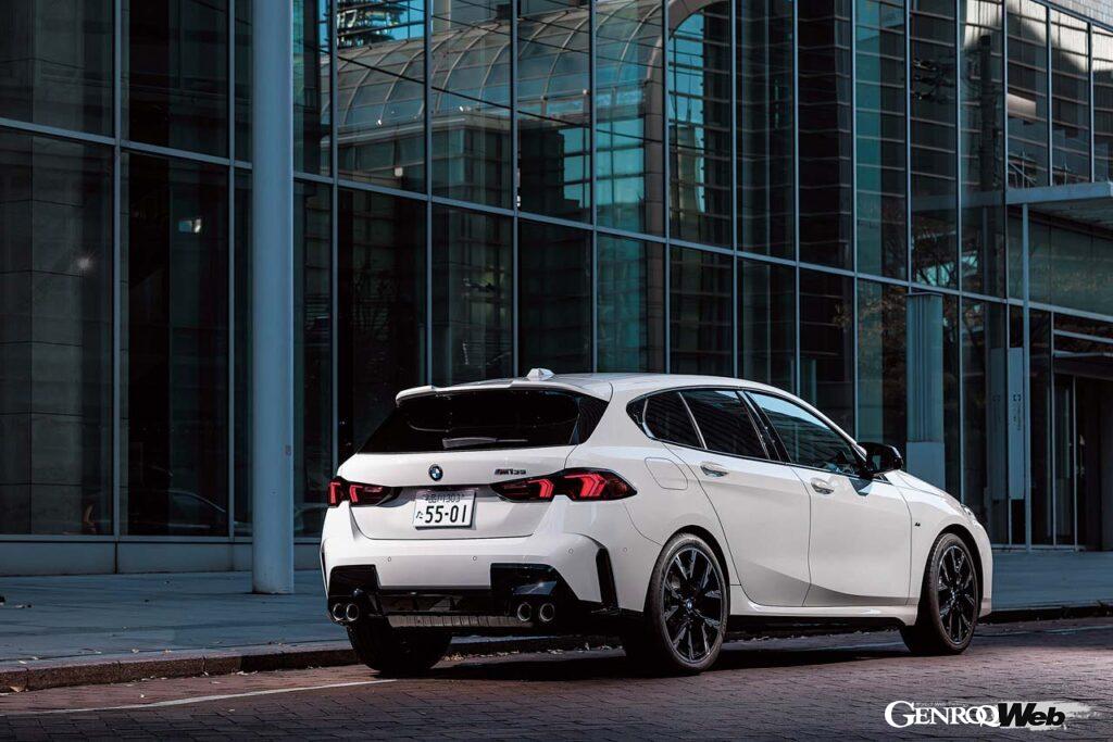 周波数感応型のMアダプティブサスペンションを採用する。この足まわりのできが非常に素晴らしい!