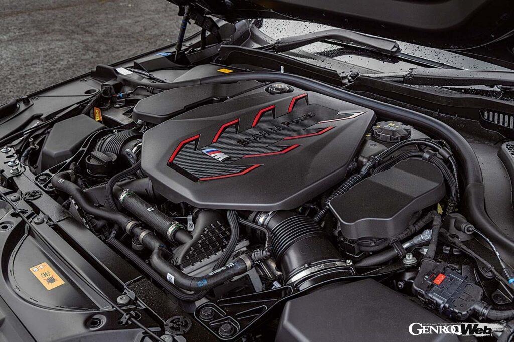 M専用モデルXMレーベルと同スペックのシステムアウトプット727PS/1000Nmを実現した新型M5。装着タイヤはハンコック・ベンタスS1エボZだ。
