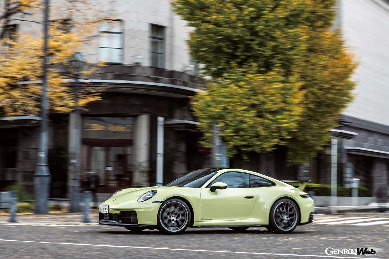 ポルシェ911がマイナーチェンジを果たし、いわゆるII型が上陸を果たした。今回試乗したカレラはフロント＆リヤのデザインを変更し、若干のアウトプット向上を果たしている。堅実な進化を遂げた新型911カレラの走りはいかなるものか。