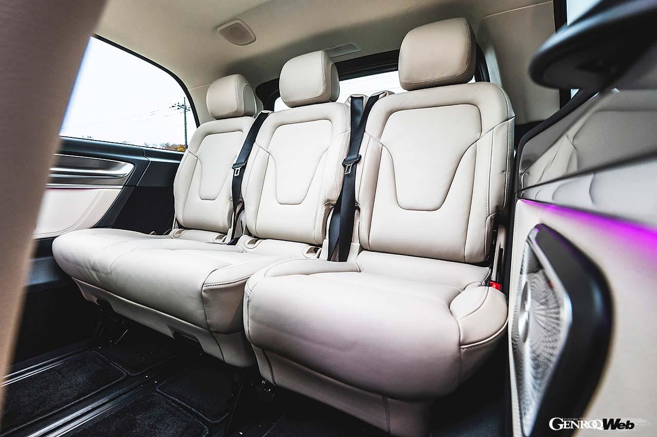 エクスクルーシブ系はオットマン付きフルリクライニングシートを採用するなど、快適性も抜群だ。