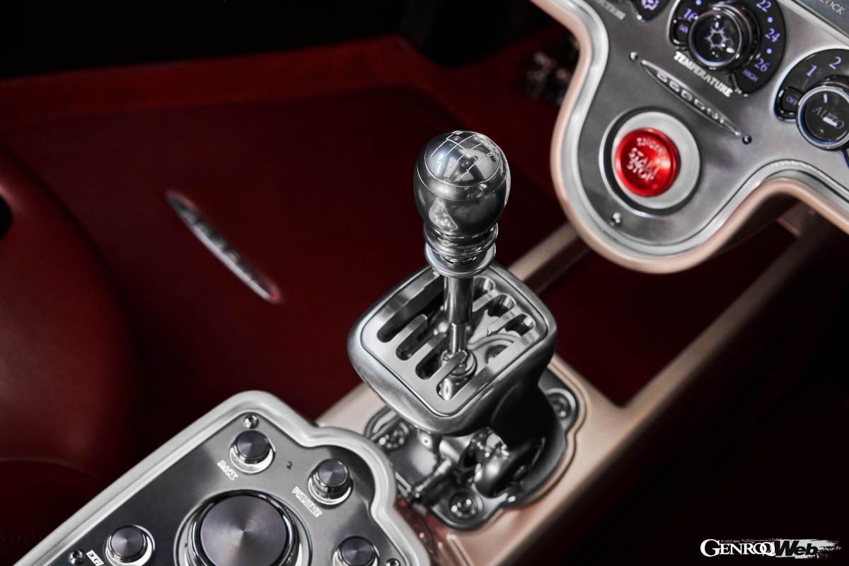 パガーニ ウトピアのシフトノブ
