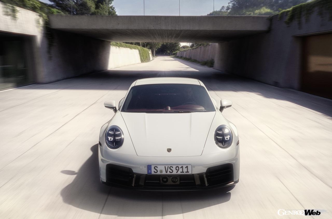 911 カレラと911 カレラ GTSの間に位置する「ポルシェ 911 S」が、ラインナップに追加された。