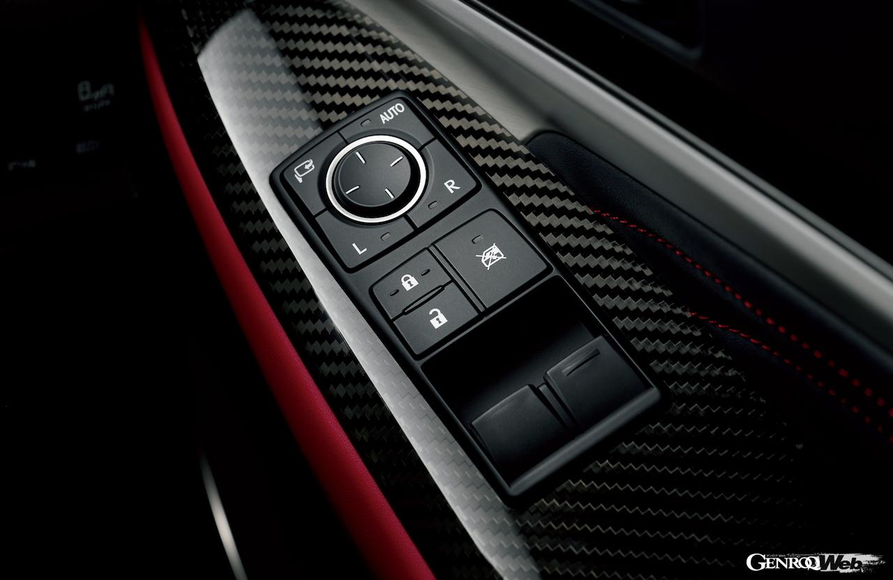 「レクサス RC F “Final Edition”」のインテリア。