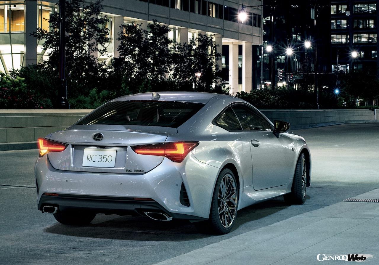 「レクサス RC “Final Edition”」の走行シーン。