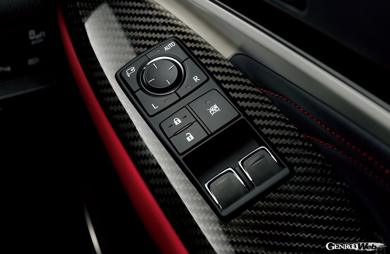 「レクサス RC “Final Edition”」のインテリア。