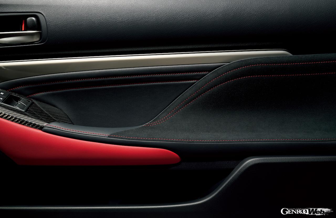 「レクサス RC “Final Edition”」のインテリア。