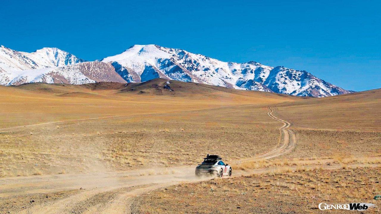 ポルシェが、オフロード仕様の911を開発中の情報を得たグエン・ホアン・アンは、2500台限定の911 ダカールをオーダーした。