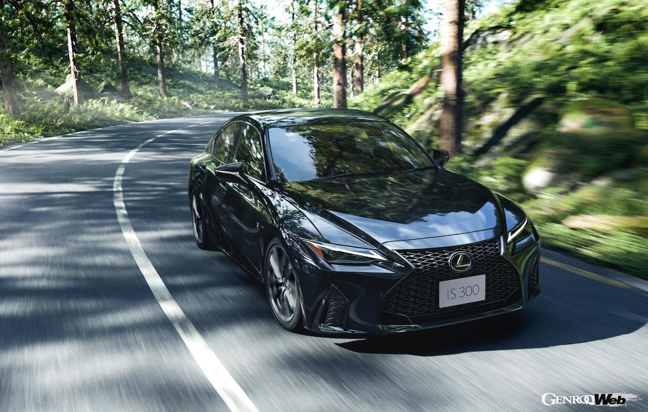 一部改良が施された「レクサス IS」のエクステリア。
