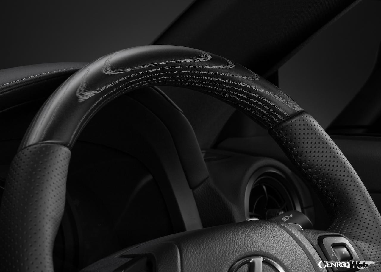 「IS300h」と「IS300」に設定される、特別仕様車“F SPORT Mode Black IV”のインテリア。