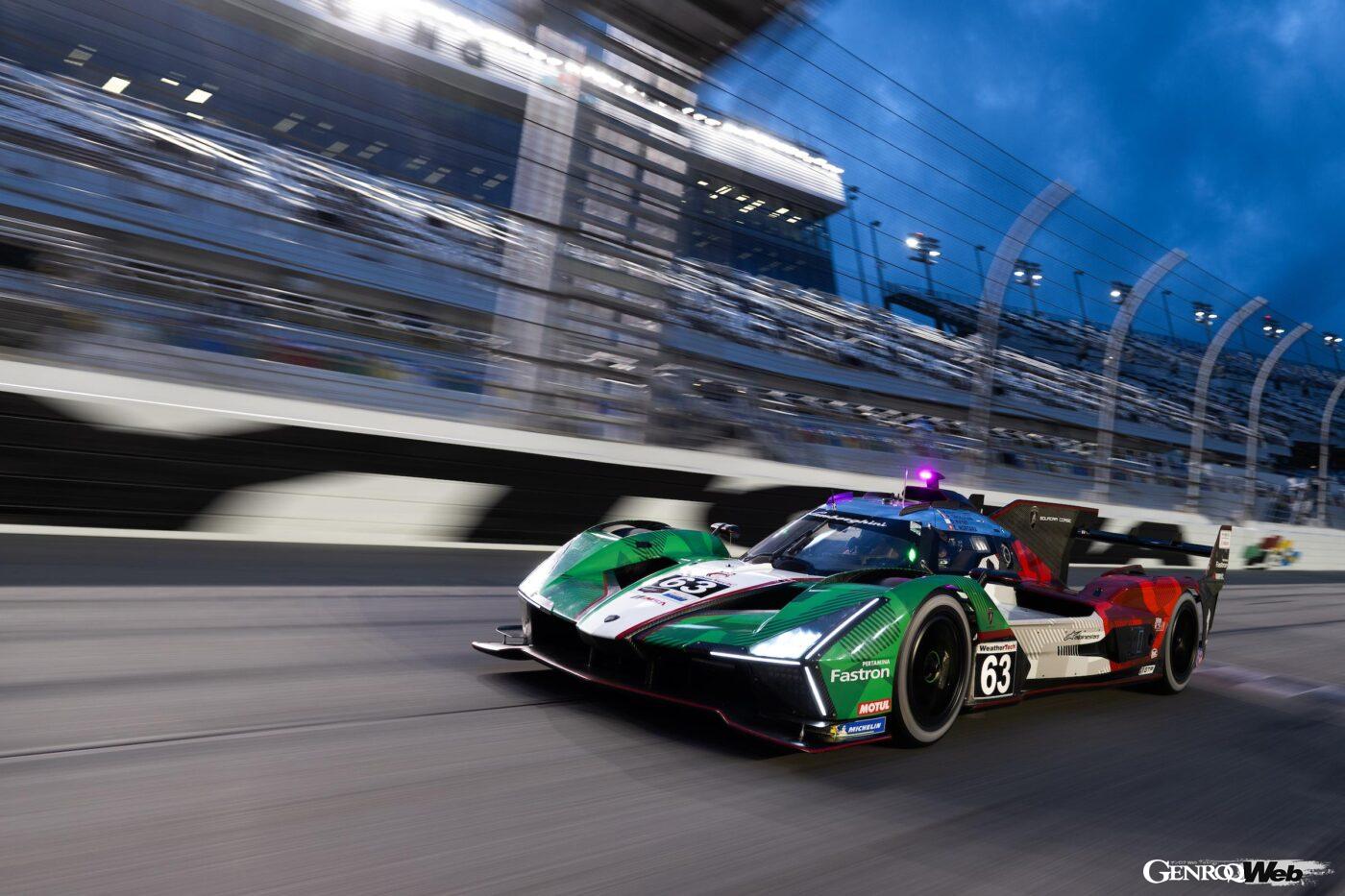 イタリア国旗イメージした新カラーリングでIMSAに参戦するランボルギーニ SC63。