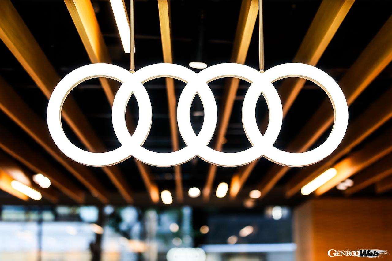 新型「アウディ A5」が先行公開中のショールーム「Audi City 銀座」。
