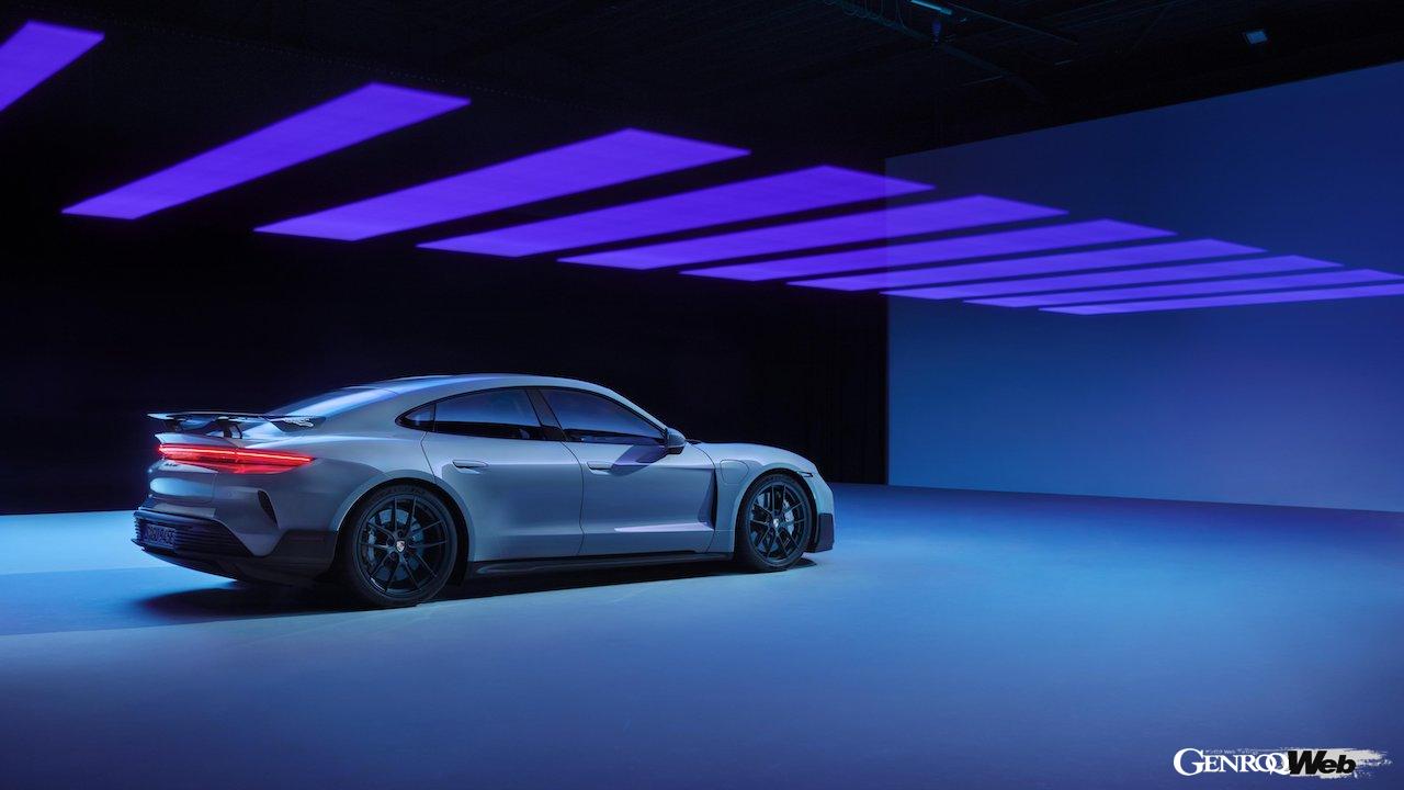 タイカン ターボ GTは、従来の600Aから900Aの電力で動作する新型パルスインバータを搭載。より多くの電気エネルギーを利用できるようにになった。