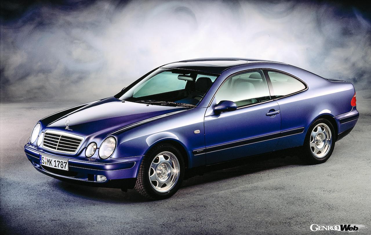 1997年の「CLKクーペ（C 208型）」の鮮やかなブルーメタリック。