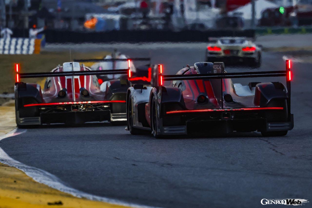 IMSA開幕戦デイトナ24時間レースの決勝レースを走行する、ポルシェ 963。