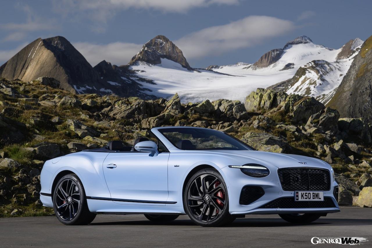 最新の「ウルトラ・パフォーマンス・ハイブリッド」パワートレインを搭載した「コンチネンタル GTC スピード」の公開も決まった。