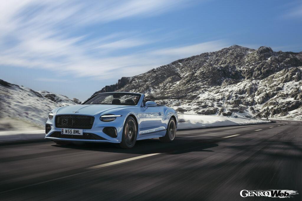 最新の「ウルトラ・パフォーマンス・ハイブリッド」パワートレインを搭載した「コンチネンタル GTC スピード」の公開も決まった。