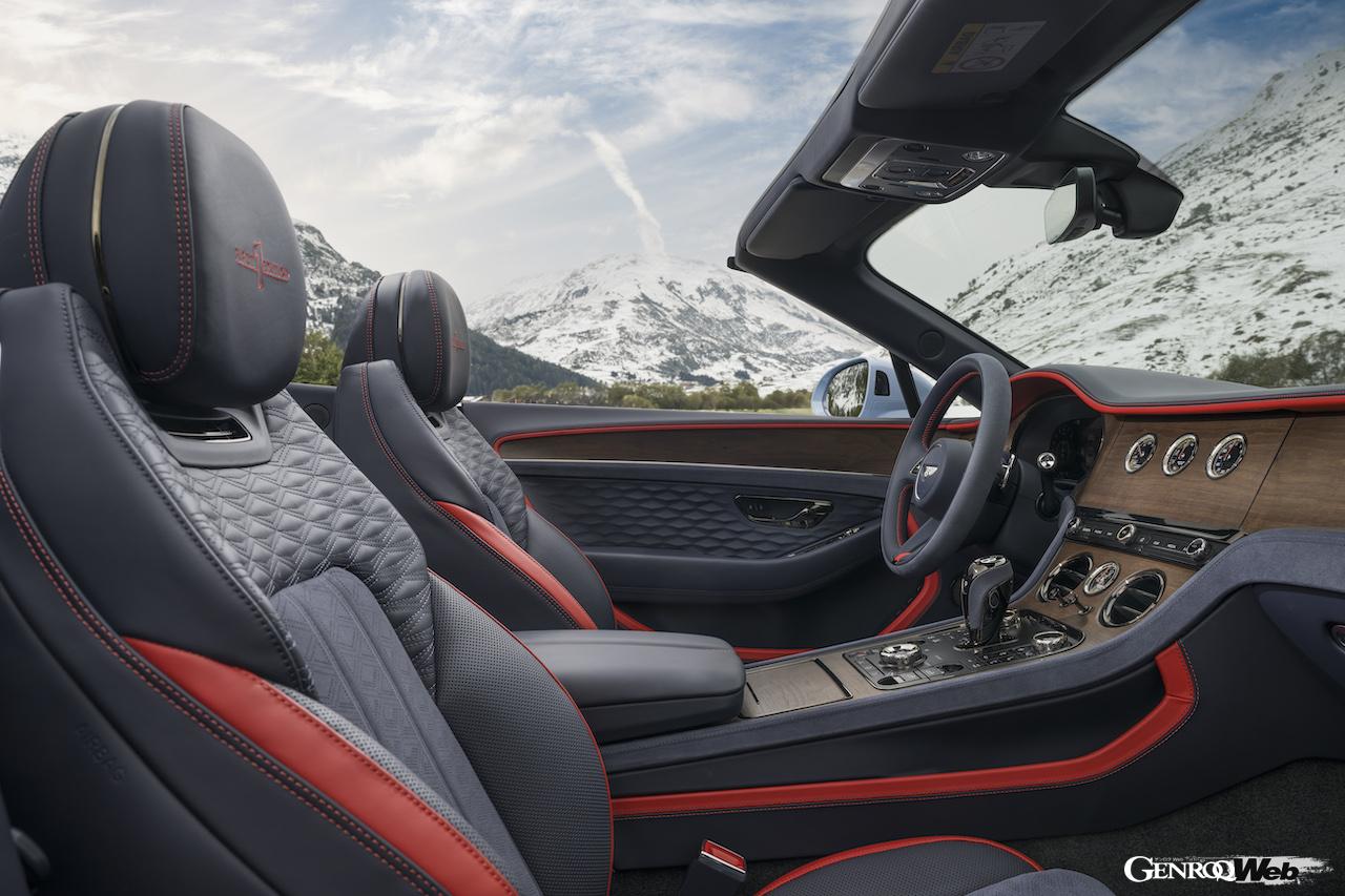 最新の「ウルトラ・パフォーマンス・ハイブリッド」パワートレインを搭載した「コンチネンタル GTC スピード」の公開も決まった。